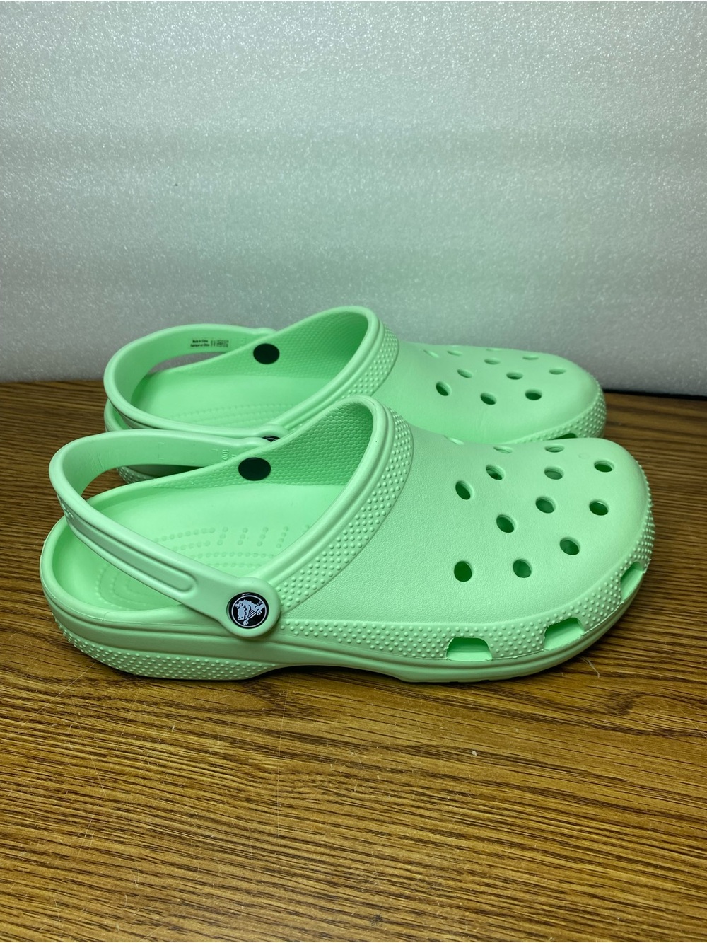 Crocs Classic Clogs Mint Green Water Shoes Mens 9 Womens 11 Slip On Beach Sandal